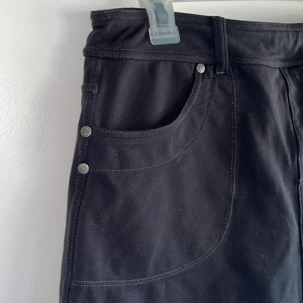 EXCELLENT CONDITION WOMEN’S SIZE MEDIUM ATHLETA PULLON BLACK SKORT